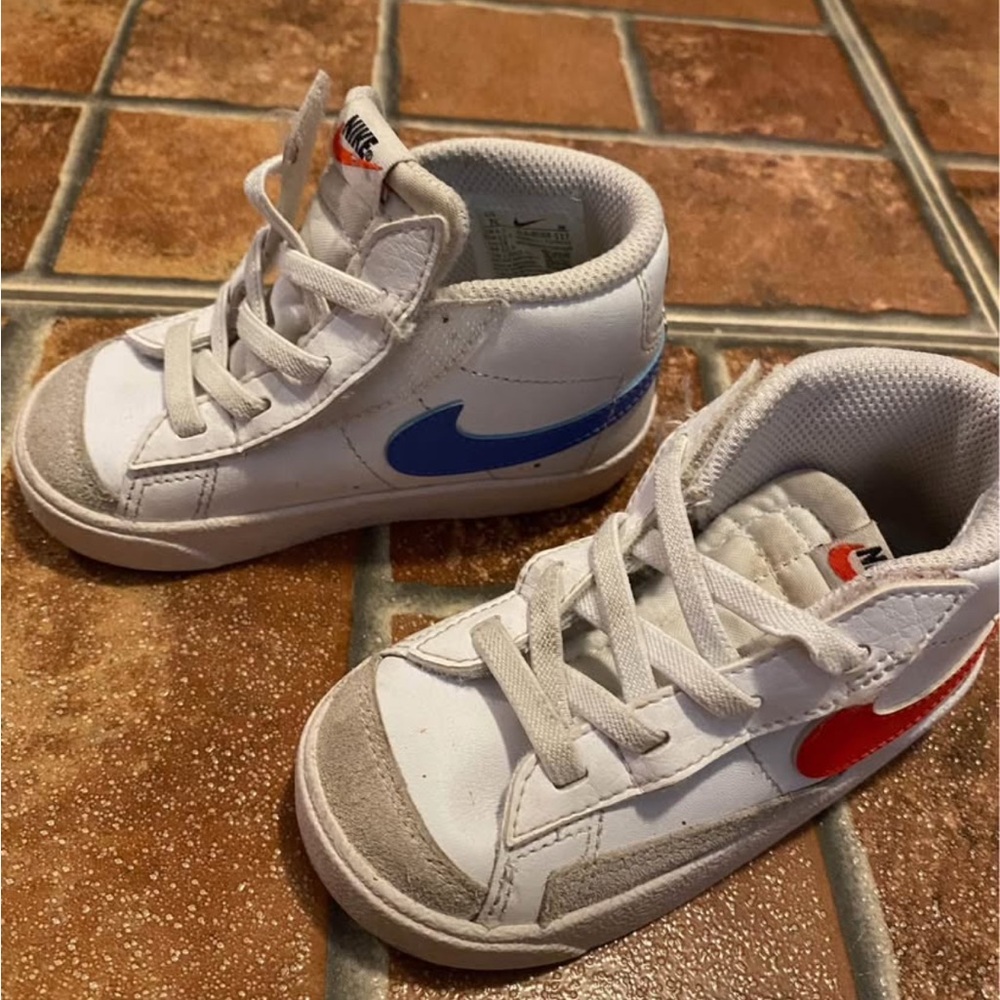 Nike toddler White Sneakers with Red and Blue Accents Size 7